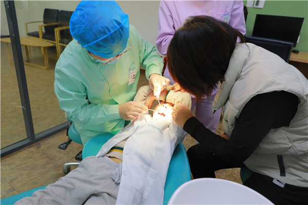 化身“小牙医” 开启护牙体验之旅