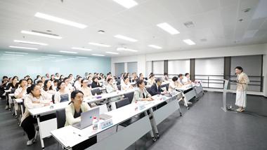 河南大学赛思口腔医院成功举办第46届医师论坛